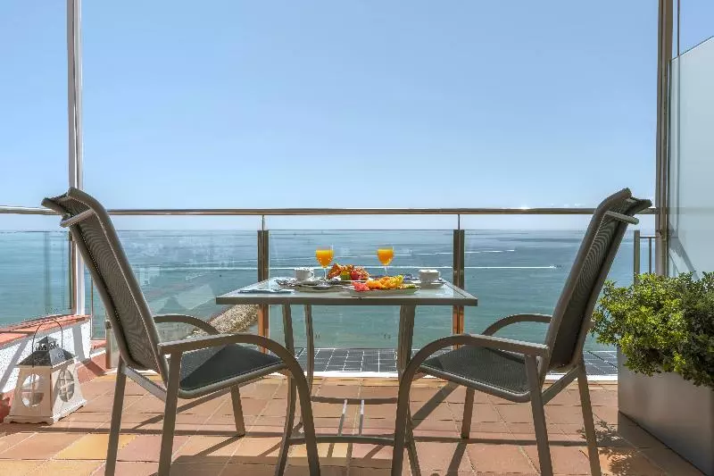 Superior Room, Calipolis