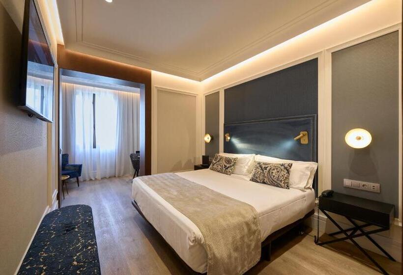 اتاق پرمیوم, Catalonia Plaza Catalunya