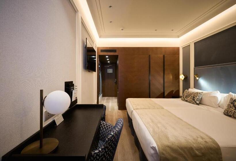 اتاق خانوادگی, Catalonia Plaza Catalunya