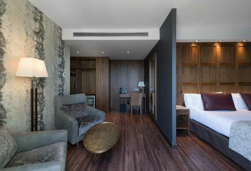 سوییت جونیور, Catalonia Plaza Catalunya