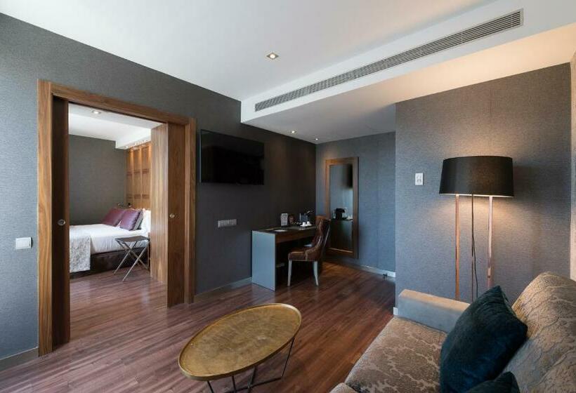 سوییت جونیور, Catalonia Plaza Catalunya