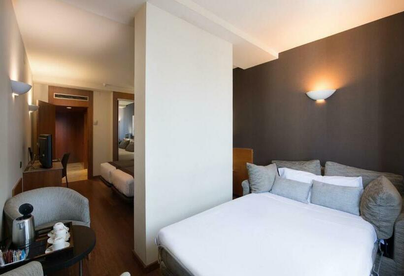 اتاق استاندارد سه نفره, Catalonia Plaza Catalunya