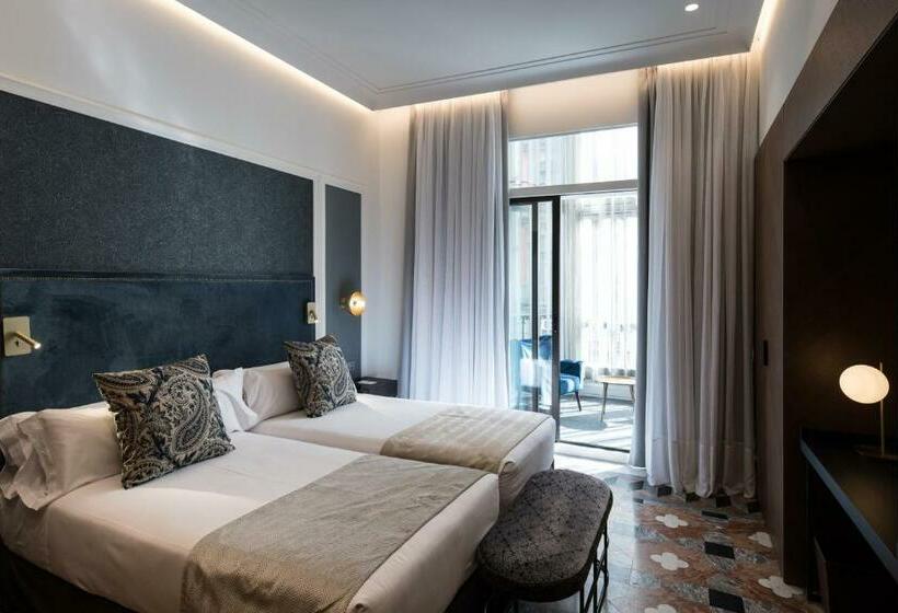 اتاق اجرایی, Catalonia Plaza Catalunya