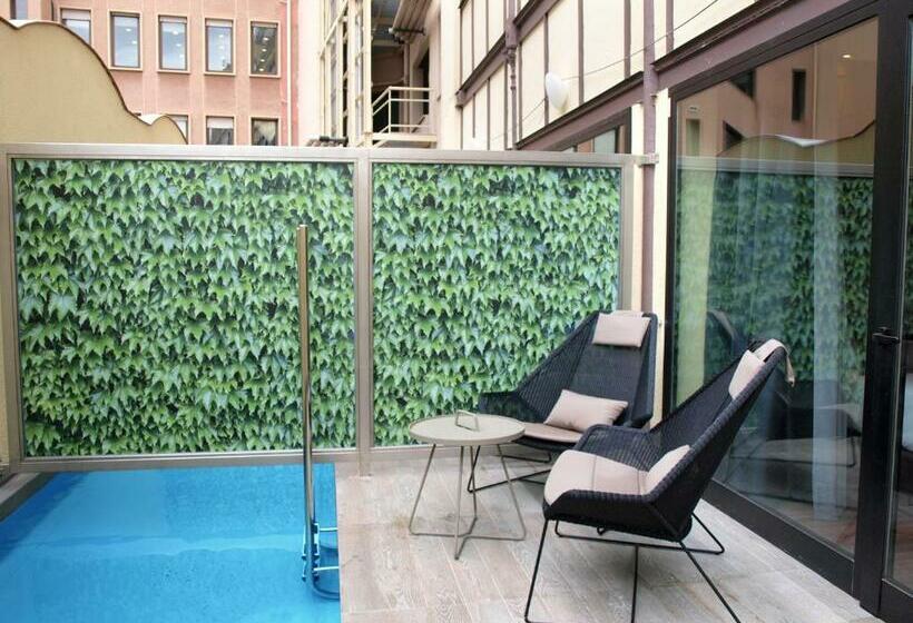 اتاق اجرایی, Catalonia Plaza Catalunya