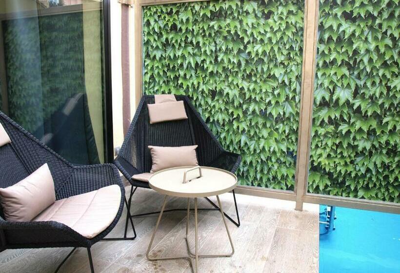 اتاق اجرایی, Catalonia Plaza Catalunya