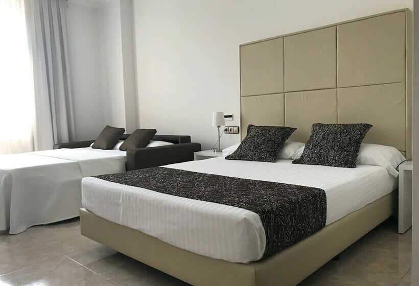 اتاق خانوادگی, Checkin Valencia Ciscar