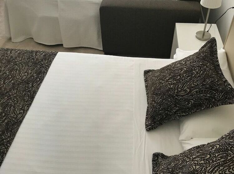 اتاق خانوادگی, Checkin Valencia Ciscar