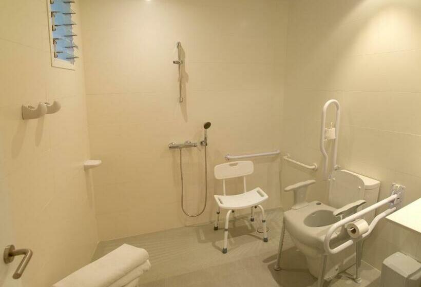 Habitación Estándar Adaptada para Discapacitados, Checkin Valencia Ciscar