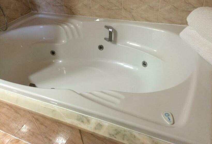 سوییت جونیور, Checkin Valencia Ciscar