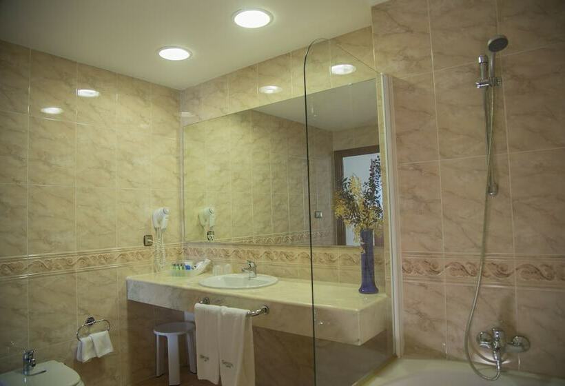 Habitación Triple Estándar, Checkin Valencia Ciscar