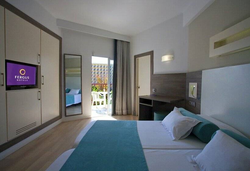 غرفة قياسية مطلّة علي حمام السباحة, Fergus Bermudas