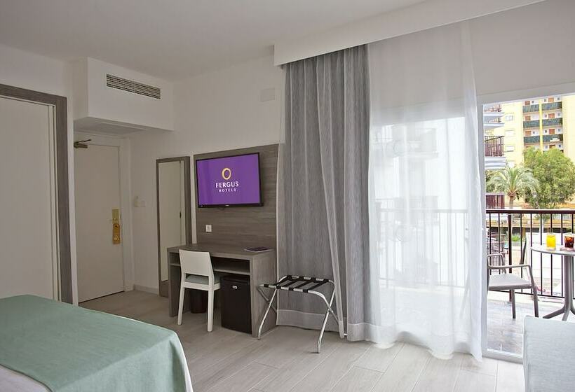 غرفة قياسية مطلّة علي حمام السباحة, Fergus Bermudas