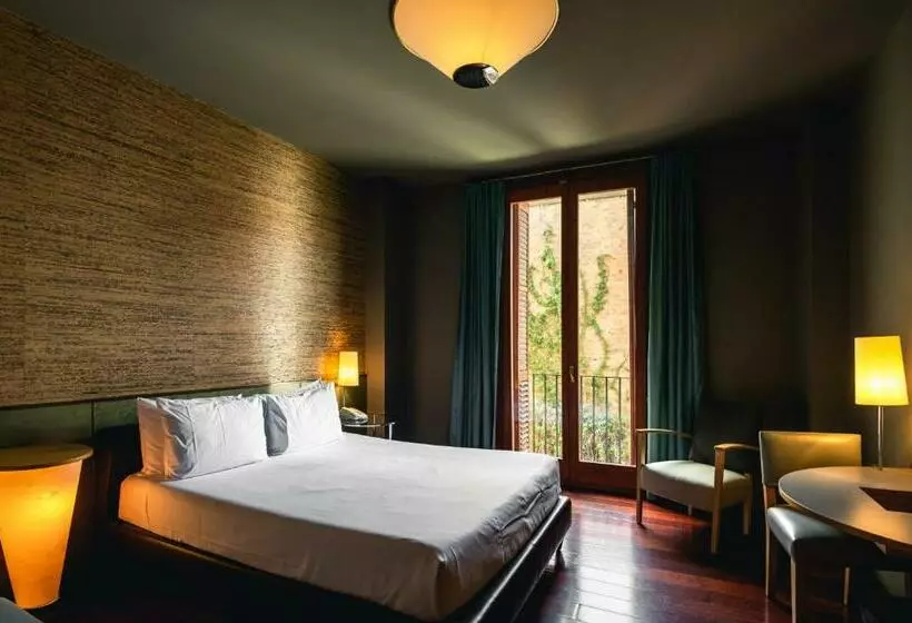 اتاق استاندارد سه نفره, Fonda Hotel 1771