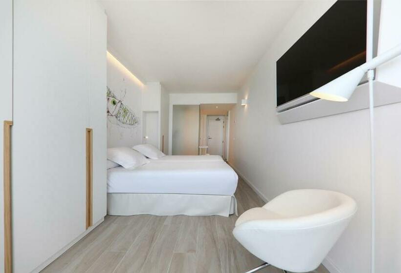 标准间侧面带海景, Iberostar Waves Bahía de Palma - Adults Only