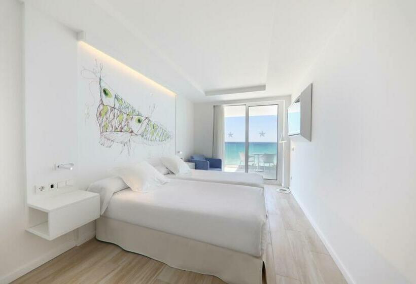 جناح جونيور مطلّ علي البحر, Iberostar Waves Bahía de Palma - Adults Only