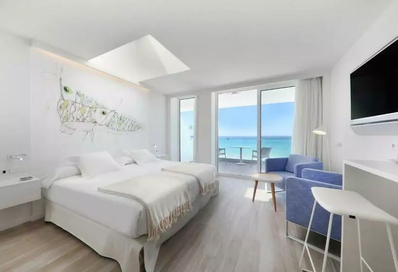سوییت جونیور با چشم‌انداز دریا, Iberostar Waves Bahía de Palma - Adults Only