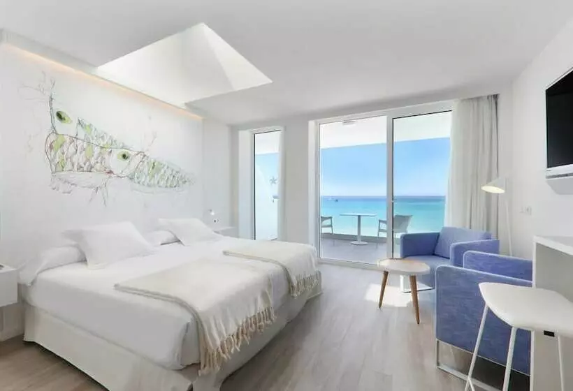 سوییت جونیور با چشم‌انداز دریا, Iberostar Waves Bahía de Palma - Adults Only