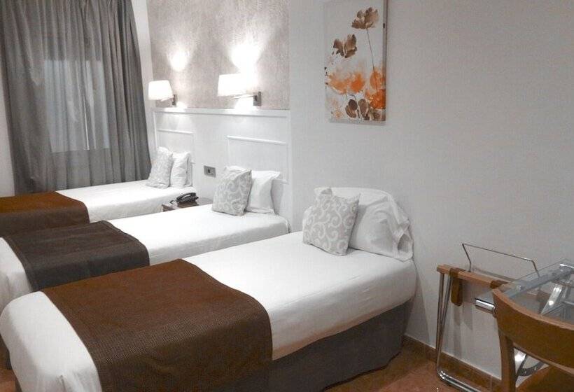 Номер Стандарт Трехместный, Lloret Ramblas