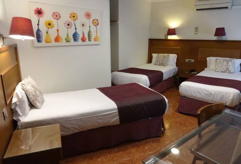 Номер Стандарт Трехместный, Lloret Ramblas