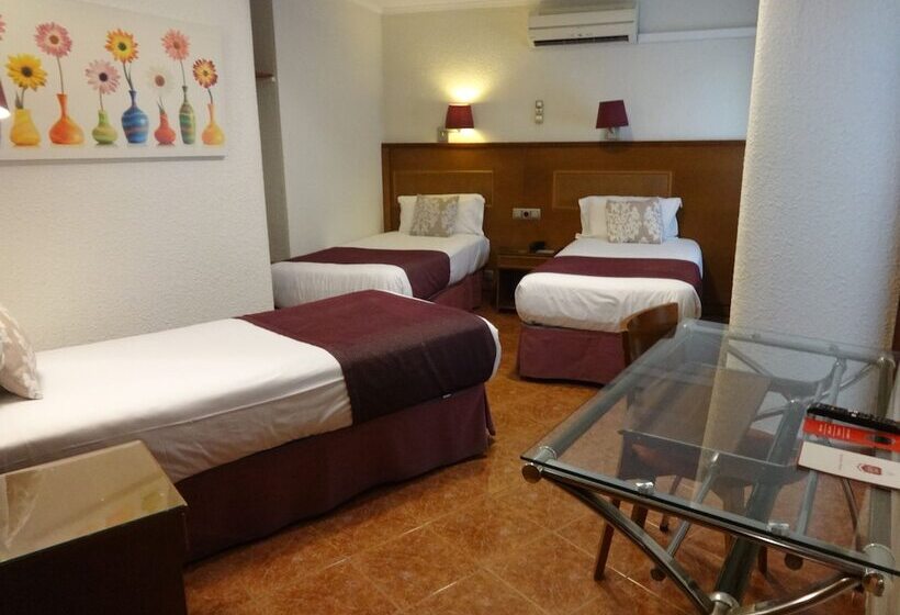 Номер Стандарт Трехместный, Lloret Ramblas