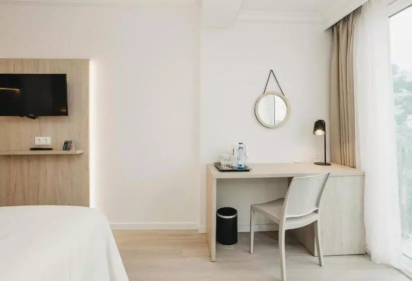 オーシャンビュースタンダードルーム, Minura Cala Galdana & Apartamentos D Aljandar