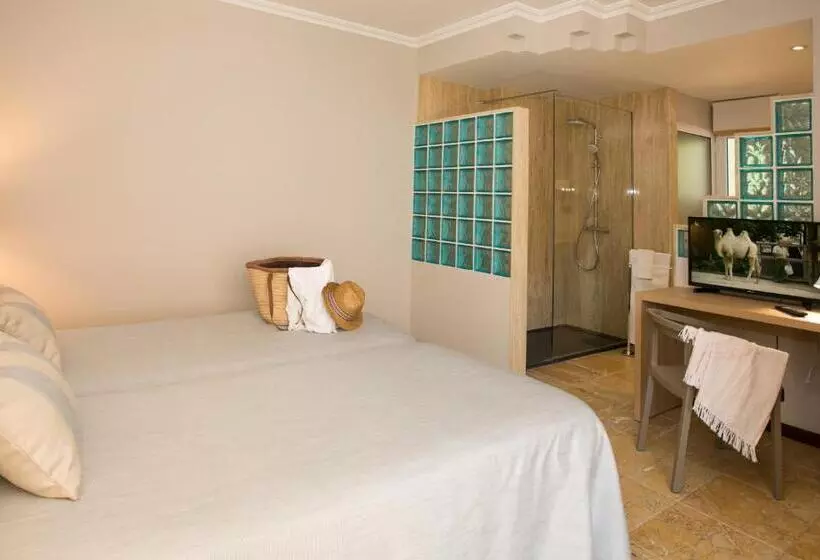 プレステージスイート, Minura Cala Galdana & Apartamentos D Aljandar