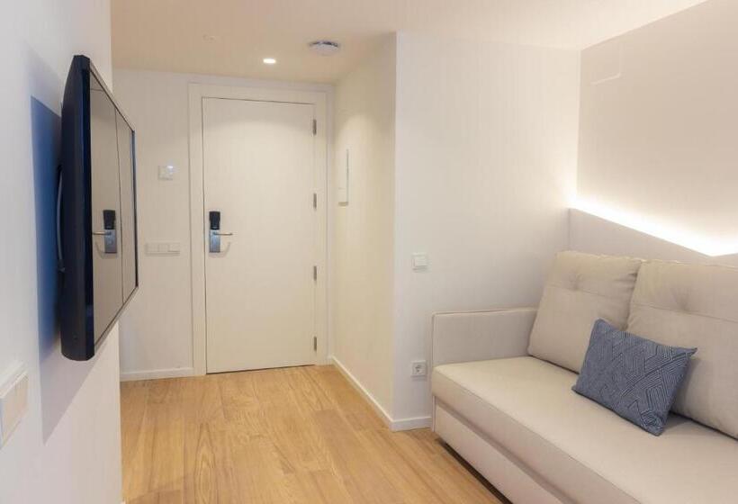 غرفة قياسية ثلاثية, Montemar Maritim