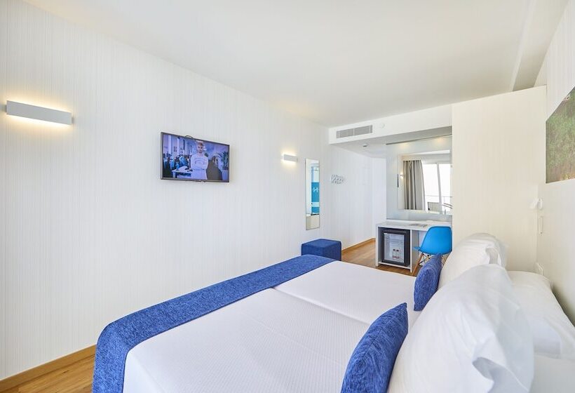 اتاق اساندارد با چشم‌انداز جانبی به دریا, Negresco - Adults Only