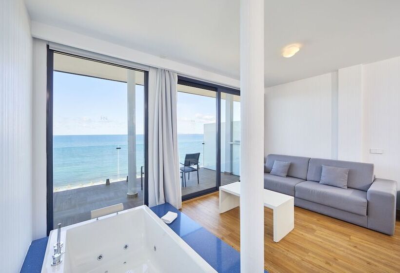 سوییت جونیور با چشم‌انداز دریا, Negresco - Adults Only