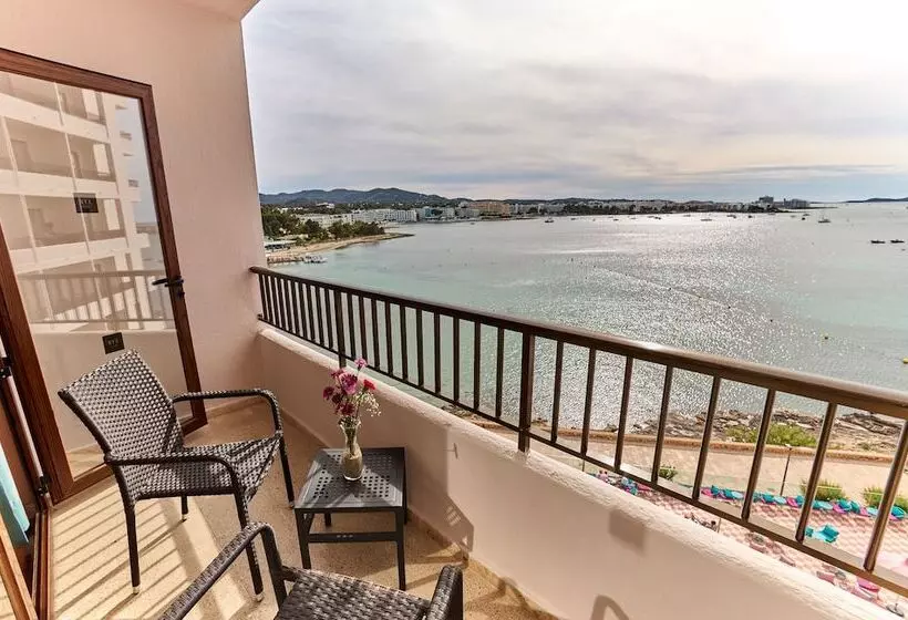 اتاق سه نفره سوپریور با چشمانداز دریا, NYX Ibiza - Adults Only