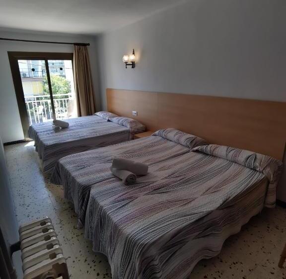 اتاق استاندارد سه نفره, Raco D'en Pepe