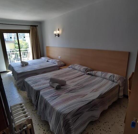 اتاق استاندارد سه نفره, Raco D'en Pepe