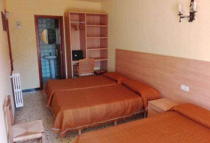 اتاق استاندارد سه نفره, Raco D'en Pepe