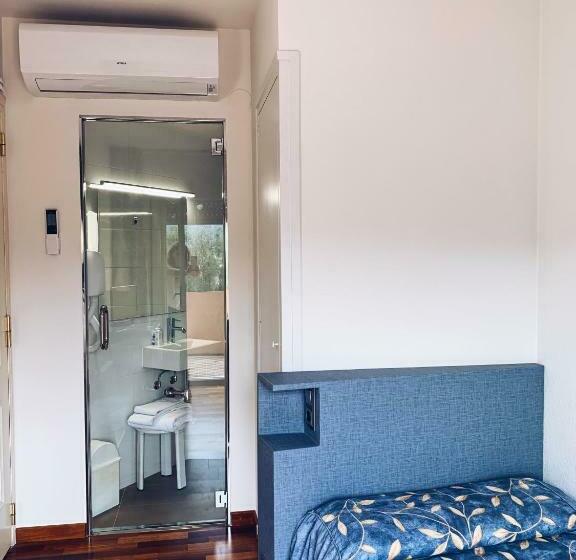 スタンダードシングルルーム, Robert