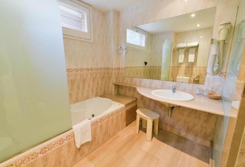 スタンダードルーム, Robert