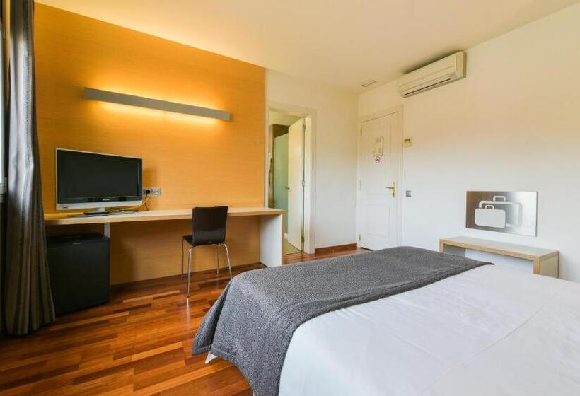 スタンダードルーム, Robert