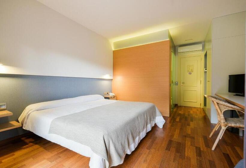 スタンダードルーム, Robert