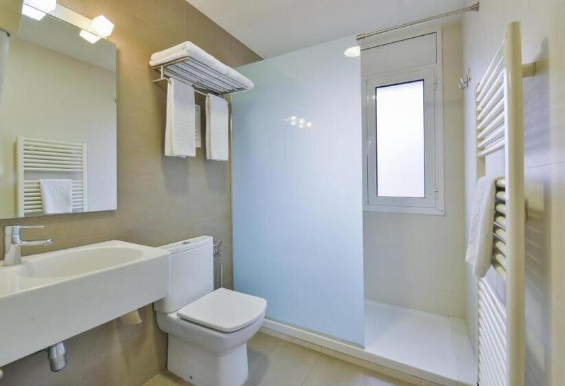 スタンダードルーム, Robert