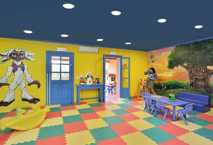 Номер Стандарт, Sol Falcó Menorca