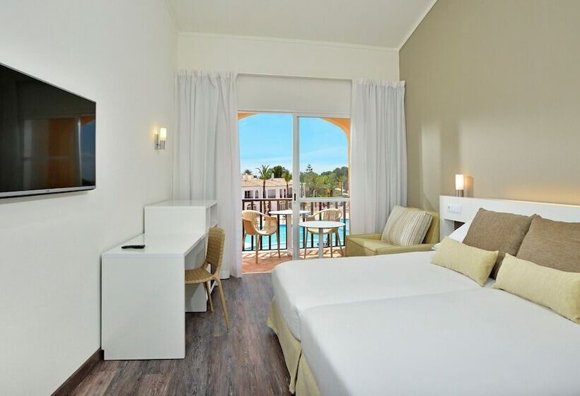 Номер Стандарт Вид на Бассейн, Sol Falcó Menorca