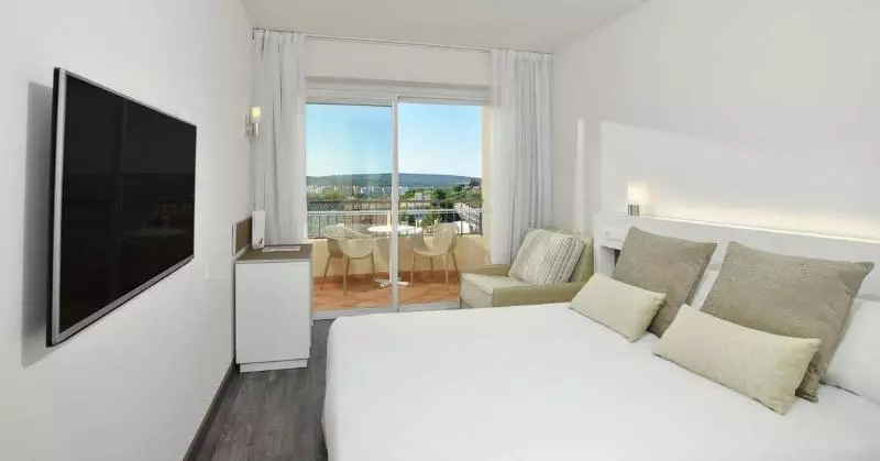 اتاق استاندارد با چشم‌انداز استخر, Sol Palmanova Mallorca
