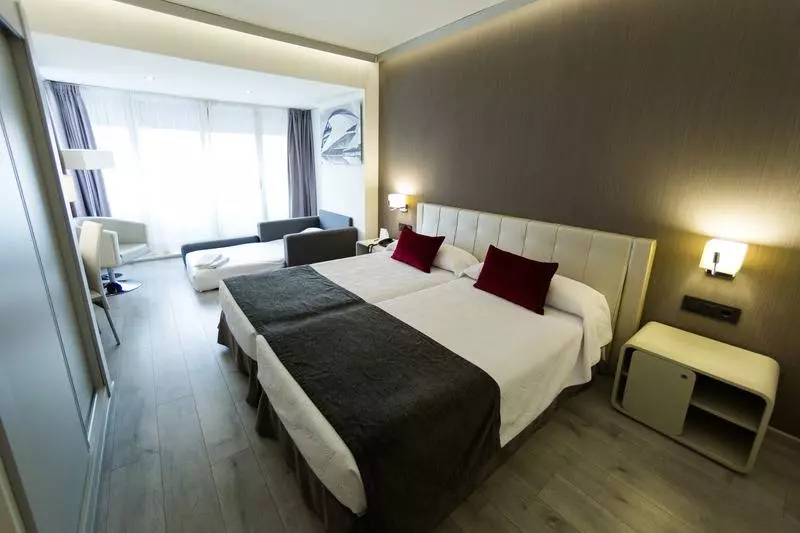 اتاق استاندارد سه نفره, Sweet Hotel Renasa