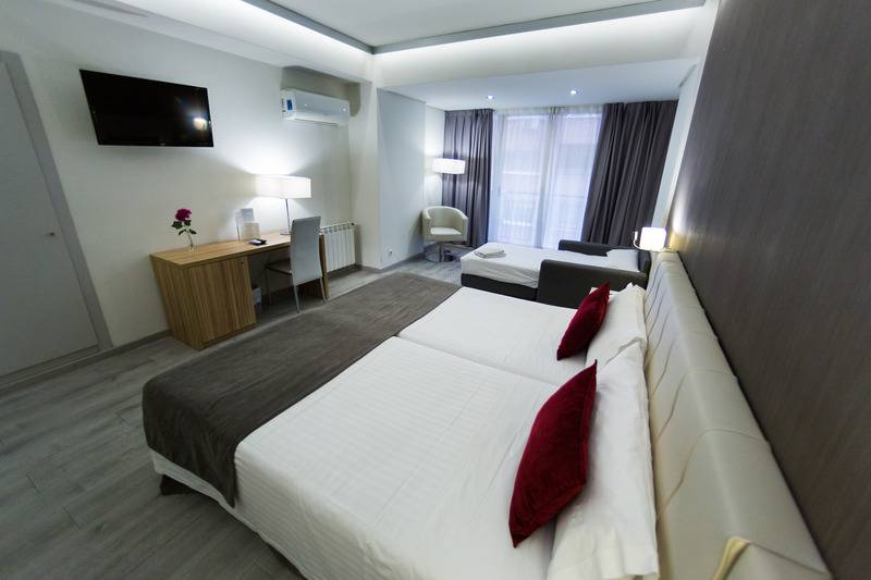 غرفة قياسية ثلاثية, Sweet Hotel Renasa