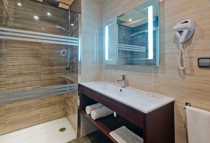 프리미엄 트리플 룸, Tropic Park