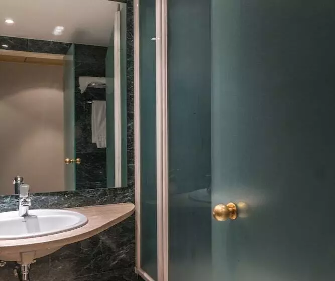 Chambre Standard, Up Rooms Vic