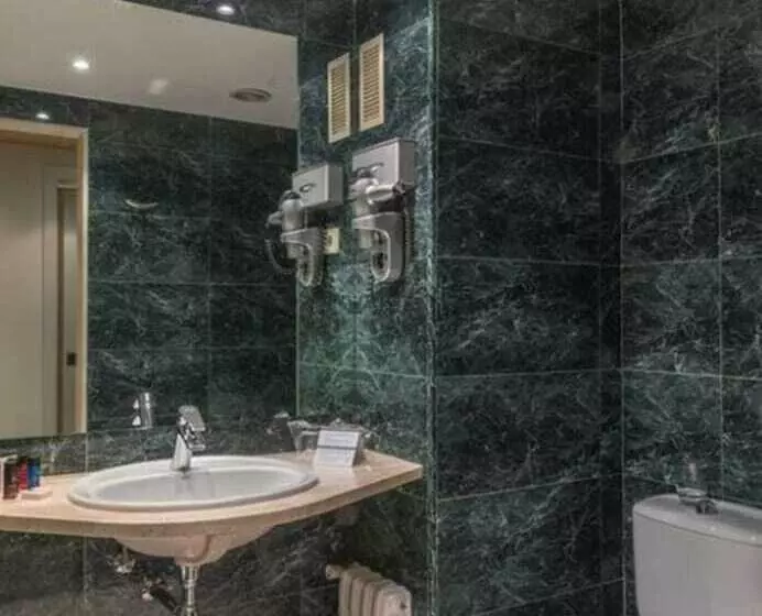 Chambre Standard, Up Rooms Vic