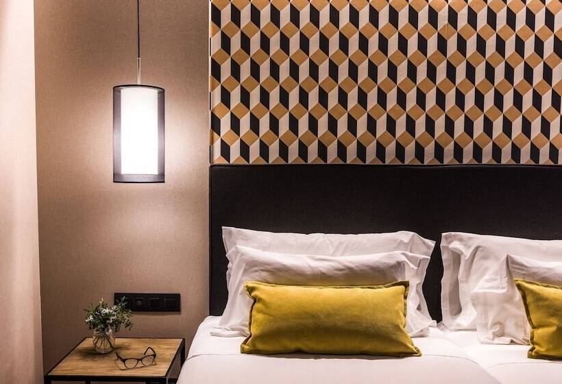 标准间, Up Rooms Vic