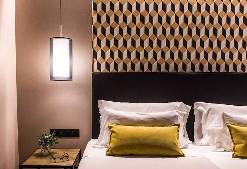 Chambre Standard, Up Rooms Vic
