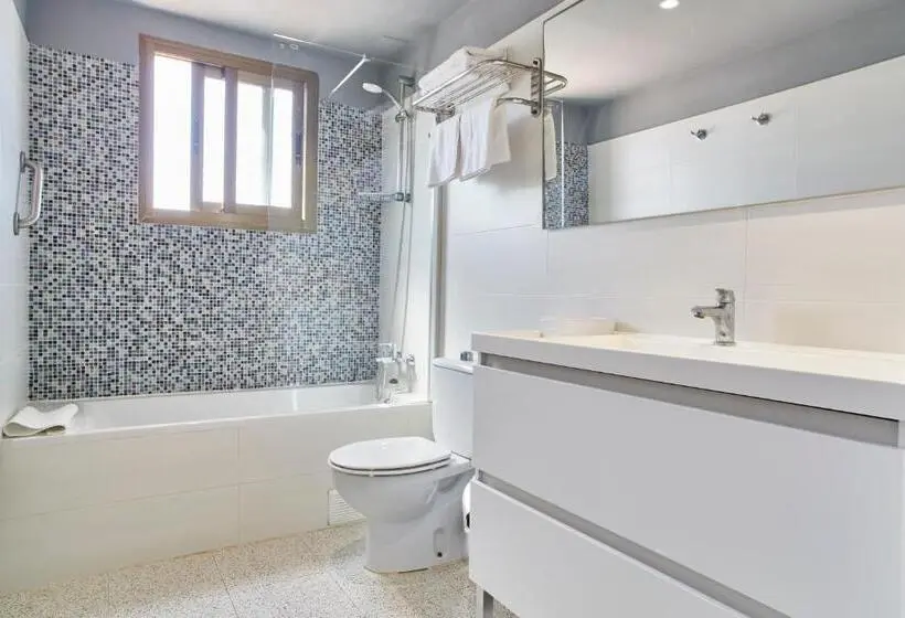 2 Bedroom Premium Apartment Pool View, Invisa Casa Luis