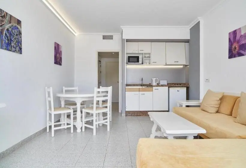 プールビューの1ベッドルームプレミアムアパートメント, Invisa Casa Luis